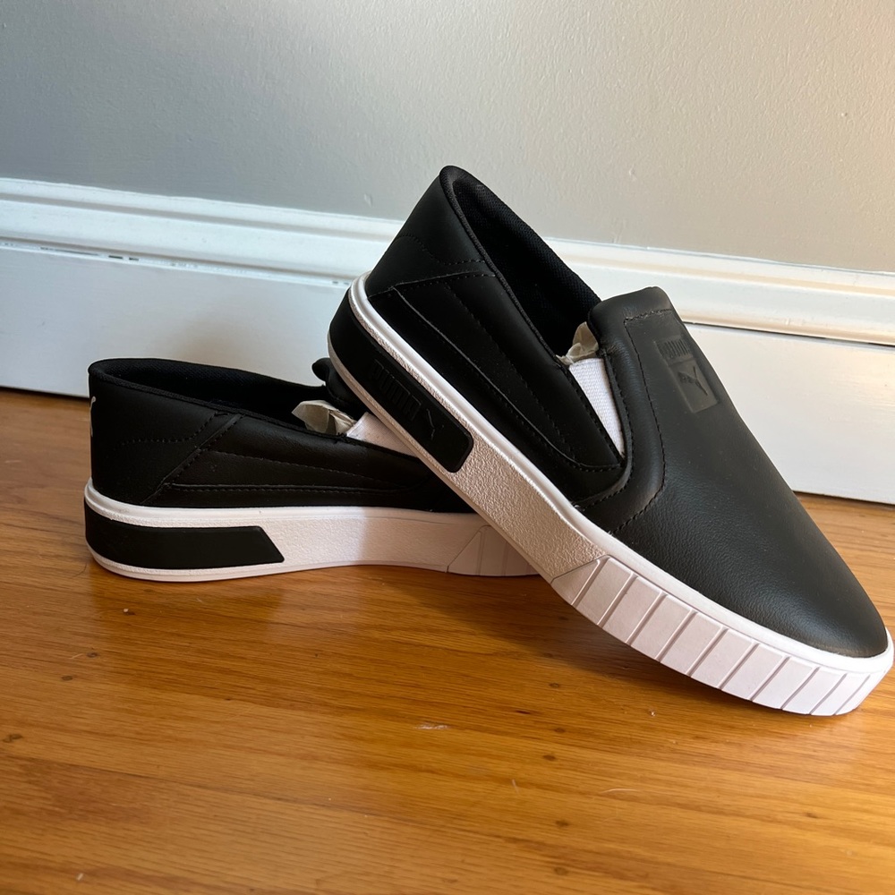 NWT Women’s Puma Slip on